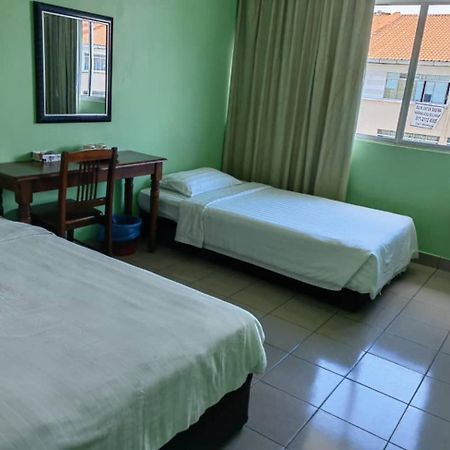 Century Hotel Inanam Kota Kinabalu Eksteriør billede